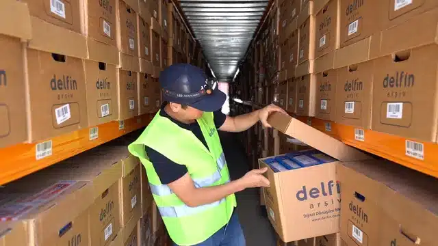 Physical archive storage operation